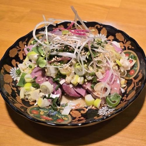 Tongue with green onions