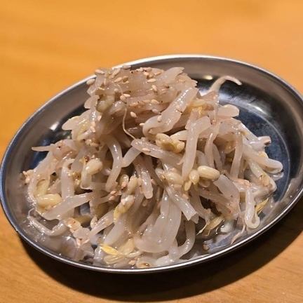 Bean sprouts namul