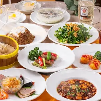 【2h 음료 무제한 포함】 자랑의 일품을 풀 코스로 맛본다! 각종 연회에 최적인 「아코스」전 9품 6,000엔