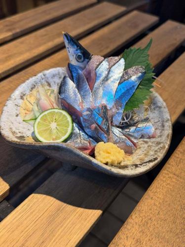 所沢駅東口で居酒屋をお探しなら！自慢の若鶏唐揚げを是非ご賞味あれ！《ハイカラトンボ》
　

本日はお日柄もよく〜

とても
《新秋刀魚の刺身》
日和でございまして。

ハイカラトンボで
17時よりお待ち申し上げておりまする。
　
てことで、
／
本日、新秋刀魚刺し あります！
＼
 
 

国宝見てきた
ミサワでした。
 
 

▼アクセス
西武池袋線・西武新宿線
所沢駅東口 徒歩4分

▼営業時間/定休日
17:00-00:00
(L.O. 料理22:30 ドリンク23:00)

定休日：なし
 

#所沢グルメ
#所沢女子会
#所沢居酒屋
#埼玉グルメ
#所沢ディナー 
#ハイカラトンボ
#西武線グルメ