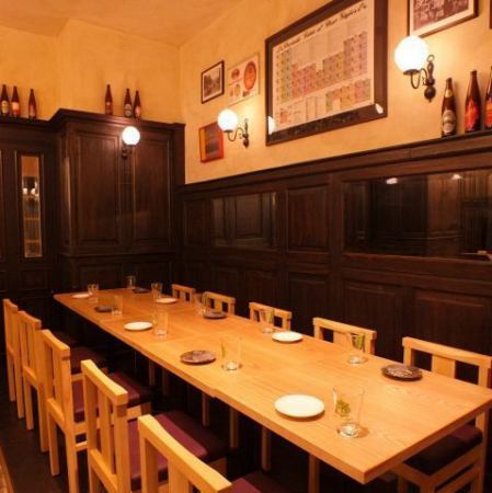 広々としたテーブル席は宴会、二次会、ママ会にもピッタリ♪