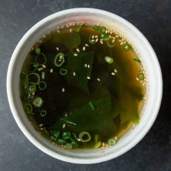 わかめスープ