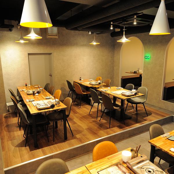 綠色、橙色、黃色等五顏六色的霓虹燈讓室內裝潢在社交媒體上看起來很棒。您可以在可愛的室內享受正宗的壽司和日本黑毛和牛涮涮鍋。) [梅田#shabu-shabu #meat sushi #private room #lunch #birthday #all-you-can-eat #all-you-can-drink #all-you-can-eat and drink #date #girls' party】