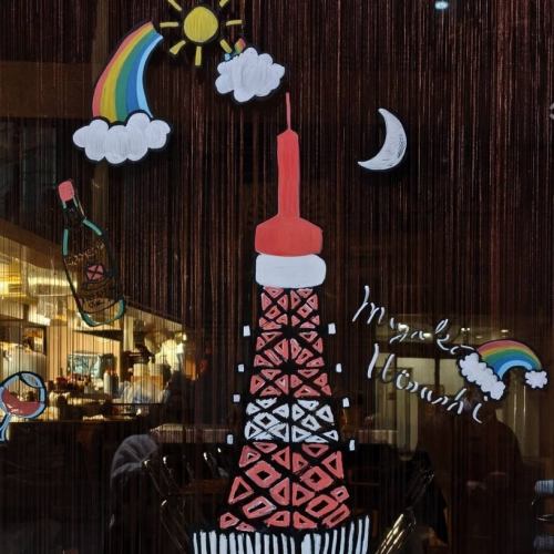 【窓の外を一望できる☆雰囲気のある店内空間】