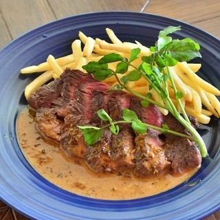 [Lunch course] Beef skirt steak with salad, drink, and after-meal dessert 3,800 yen (tax included)