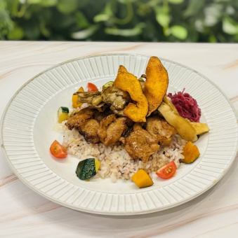 カラフル野菜と照り焼きグリルソイミートのライスプレート