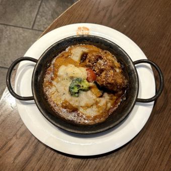焼きヴィーガンチーズカレー油淋鶏のせ