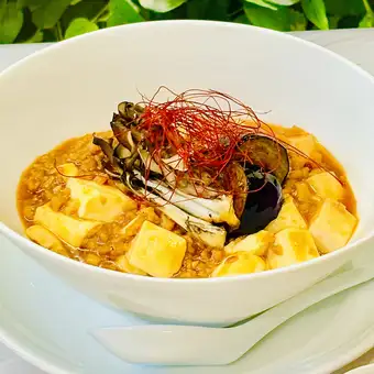 ぶどう山椒香る 麻婆豆腐丼
