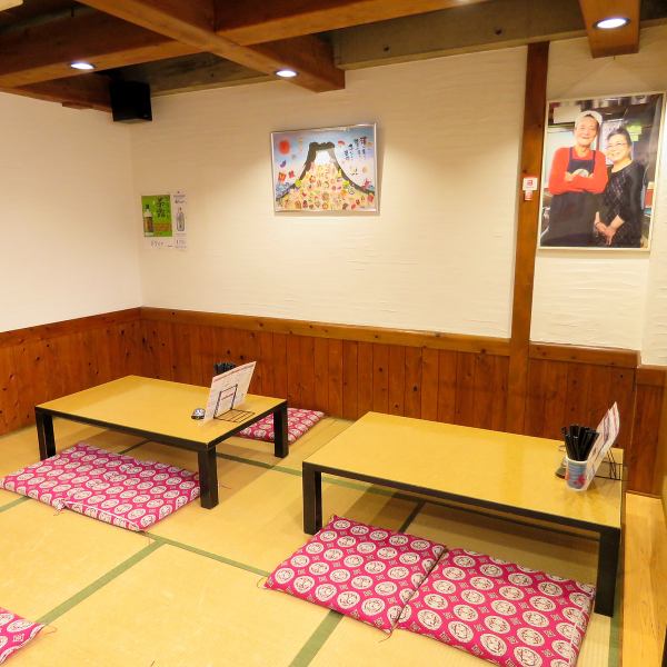 ゆったりお座敷のある雰囲気の良い隠れ家的お店。団体様の宴会や女子会に嬉しいお座敷席もあり、ゆったり寛げるお座敷を多数ご用意！事前のご連絡で貸切いただけますので、お気軽にご連絡ください！