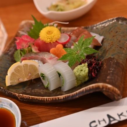 【僅限週日～週四】瀨戶內產生魚片等CHAKI招牌菜7種+含90分鐘無限暢飲⇒4,500日圓（含稅）