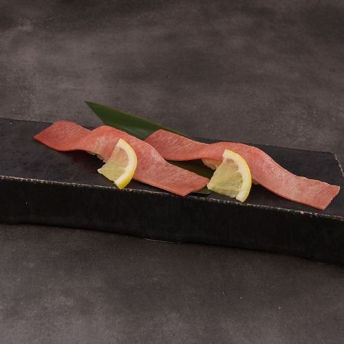 豪州wagyu タン炙り握り（2貫）