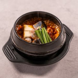 秋刀魚の旨辛チゲ