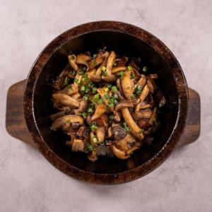 きのこの石焼ガリバタライス