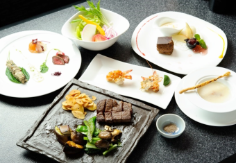 天然虎虾和和牛牛排套餐 11,200日元（含税）
