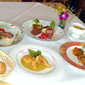 ≪Choose your main dish!≫Special lunch where you can enjoy authentic cuisine at a great value 1,800 yen (tax included)