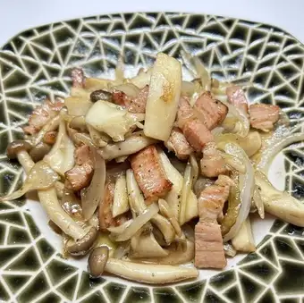 蒜蓉炒蘑菇培根