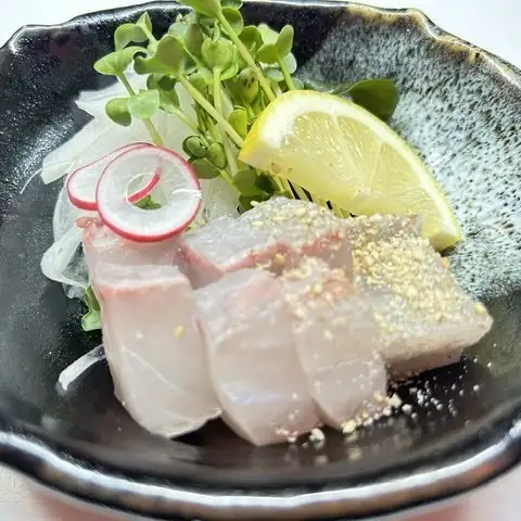 Amberjack with sesame soy sauce dressing