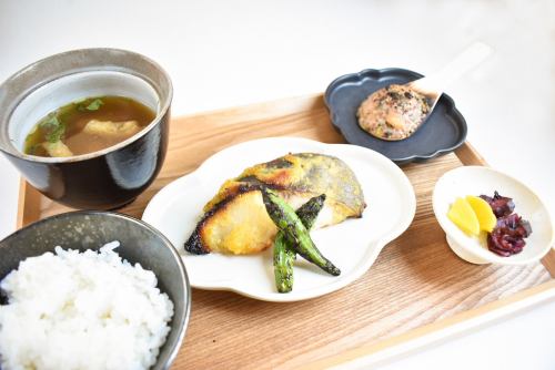 Saikyoyaki silver cod set meal