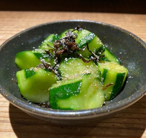 Salted kelp cucumber