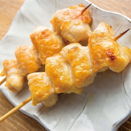 We offer a variety of carefully selected skewers. Enjoy to your heart's content.