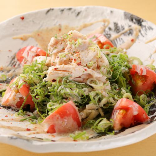 ベーコンエッグのシーザーサラダ/鶏ハムとわかめの和風サラダ/豆腐と大根のパリパリ/タレ鶏と山芋のサラダ