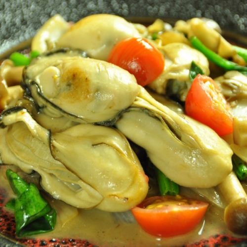 黄油炒牡蛎和蔬菜