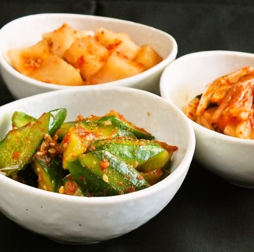 Kimchi / Oi Kimchi / Kakuteki / Plum Kimchi / Squid Kimchi