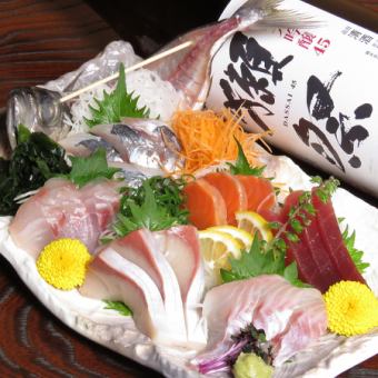 【直前予約可能◎】刺身盛合わせ・牛たたき・白レバなどが楽しめる魚心満喫コースα(4.480円)