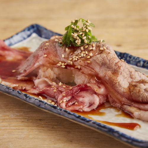 圧巻の存在感！宮崎牛大判炙り肉寿司