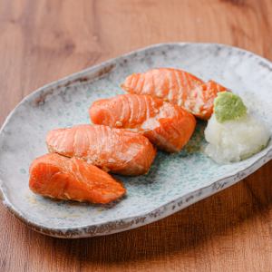 サーモンニンニク醤油漬け