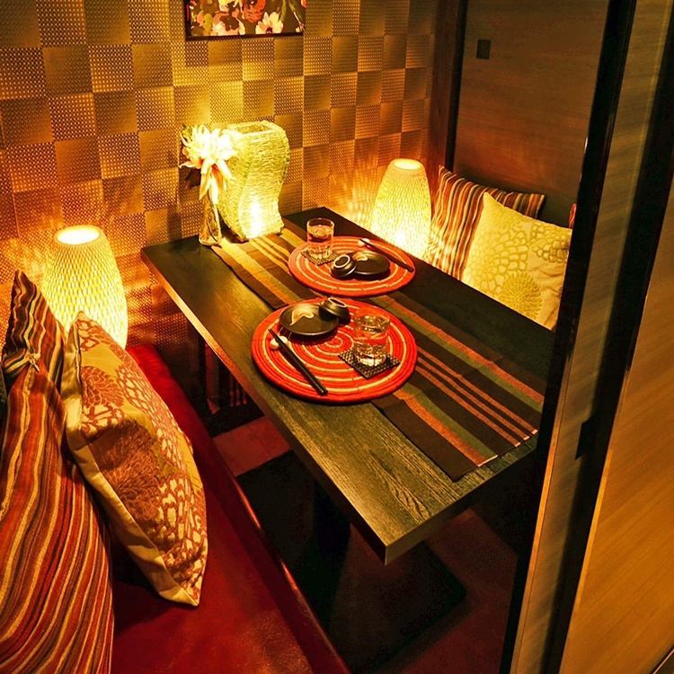 Stylish space: Private rooms available for 2 people or more.