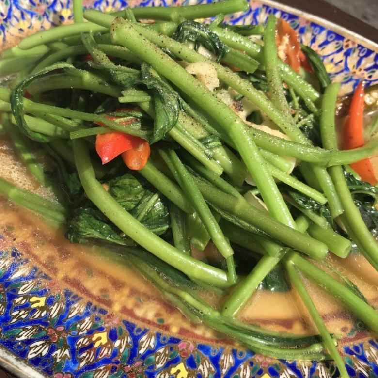 Stir-fried water spinach with chili pepper