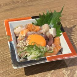 鲭鱼麻婆豆腐 / 海鲜生拌面 各一份