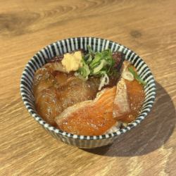 当天腌制的海鲜盖饭