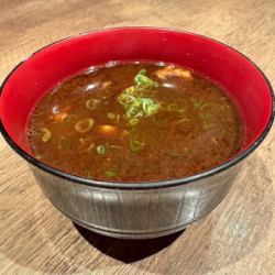 魚のあらの赤だし/しじみ汁　各