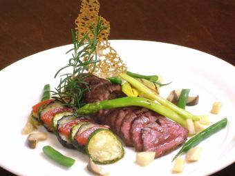 Luxurious plan with roast beef, fish dishes, and special dessert plate♪ 7,000 yen including 2 hours of all-you-can-drink