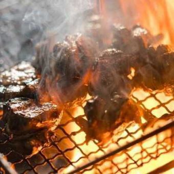 【90分飲み放題付】適度な歯応えとジューシーな旨味！炭火焼きやおすすめ串『近江鶏堪能コース』