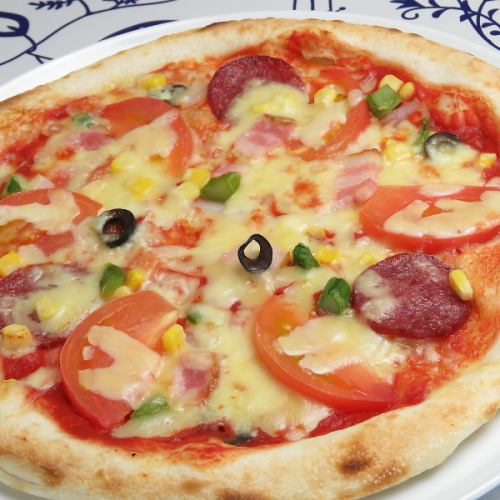 [We have a wide selection of Japanese and Western pizzas] Margherita