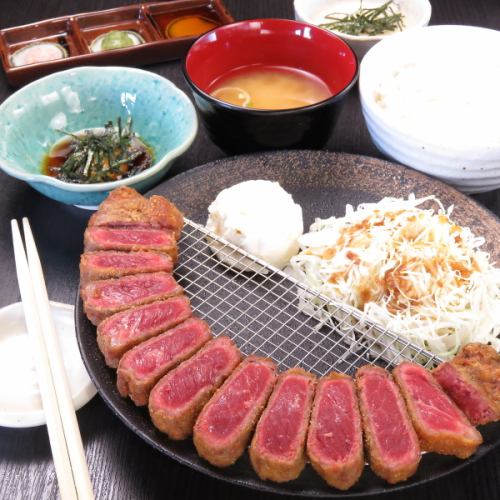 [Beef cutlet set with rice, miso soup, and tororo] S size 1,480 yen / M size 1,680 yen / L size 1,880 yen
