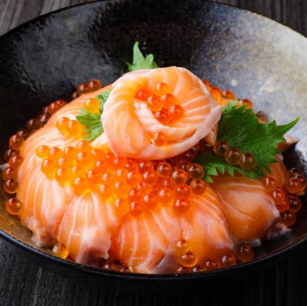 【新登場】盛岡サーモンいくら丼