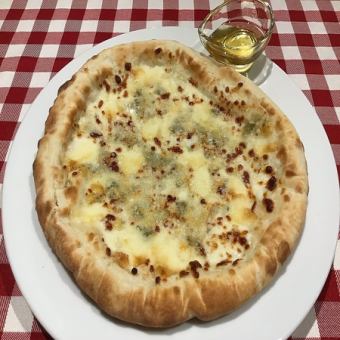 피자 쿠아트로 포르마지 (키미츠산 벌꿀 첨부)