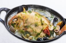 【当レストランお勧め】沖縄近海鮮魚1匹丸ごとアクアパッツァ　アーサーの香り