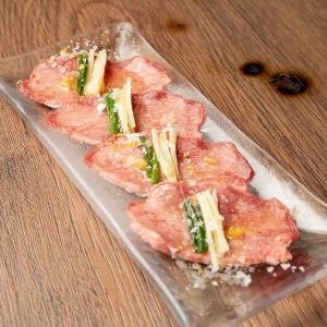 国産生タン刺し