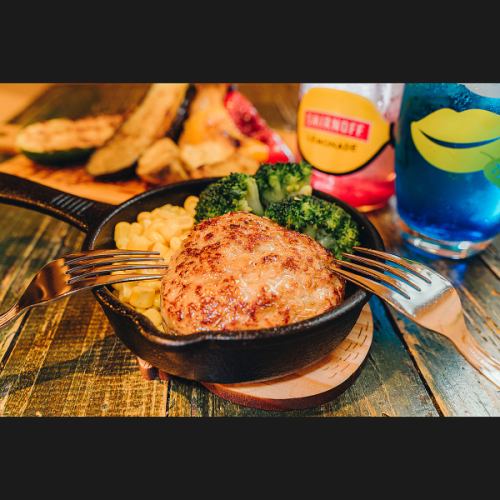 ☆自慢の肉料理と居酒屋