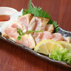 阿波尾鶏のムネ肉藁焼きタタキ