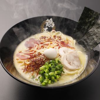 濃厚鶏白湯 醤油ラーメン(辛)