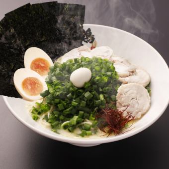 濃厚鶏白湯 塩ラーメン いっさいがっさい