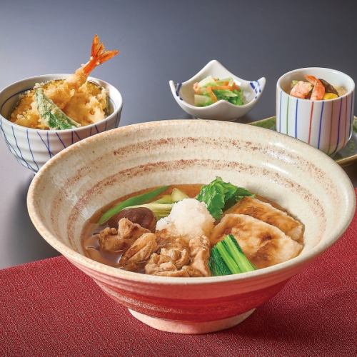 Pure Japanese chicken and grilled rice cake with grated udon noodles and tempura mini bowl set