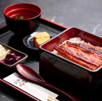 うな重 並 半尾(吸い物、漬物、甘味付)