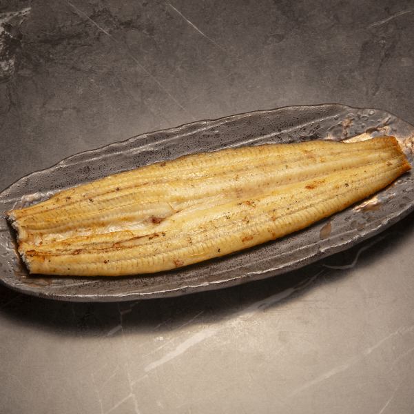 【好評販売中】香ばしい鰻の白焼き三種の薬味で堪能